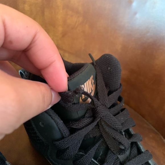 Black and rose gold Nike 6.5 - Picture 3 of 5